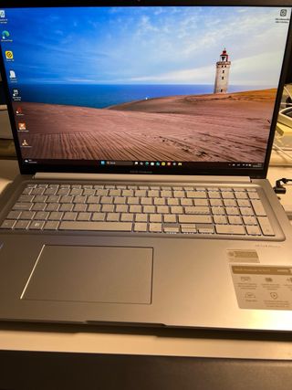 Portátil ASUS Vivobook 17 Plata