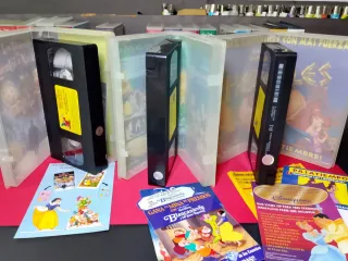 Lote VHS Disney Clásicos Español caja y folletos