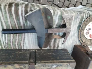 Antica picozza vigili del fuoco con fodero 