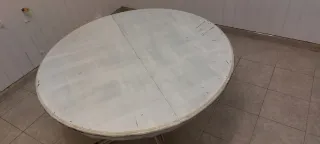 Mesa de comedor redonda de madera