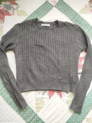 Jersey de punto trenzado gris de pull and bear