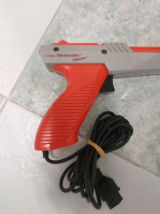 Pistola Nintendo NES Zapper Naranja/Gris