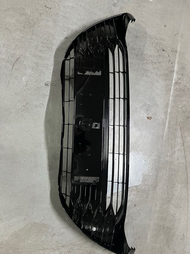 Parrilla Toyota Yaris 2014-2019