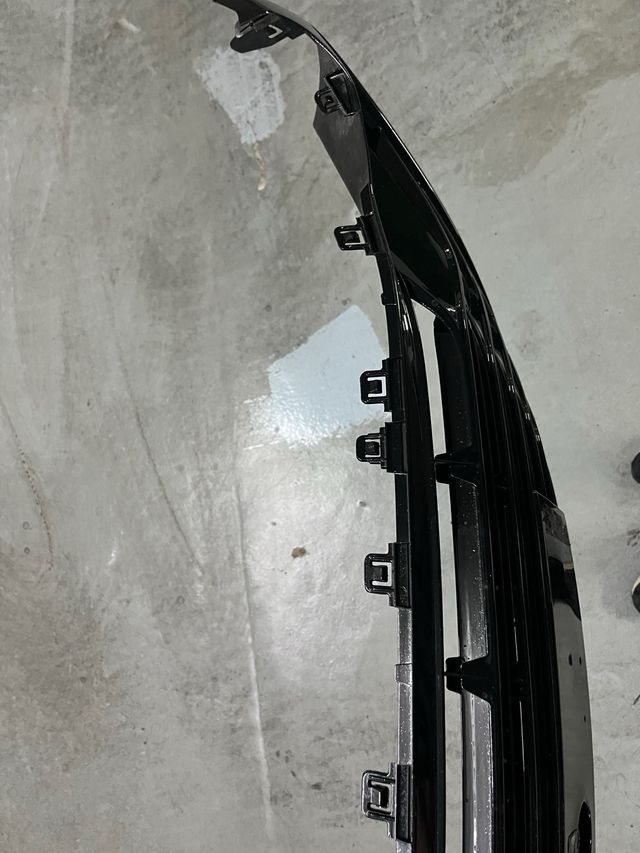 Parrilla Toyota Yaris 2014-2019