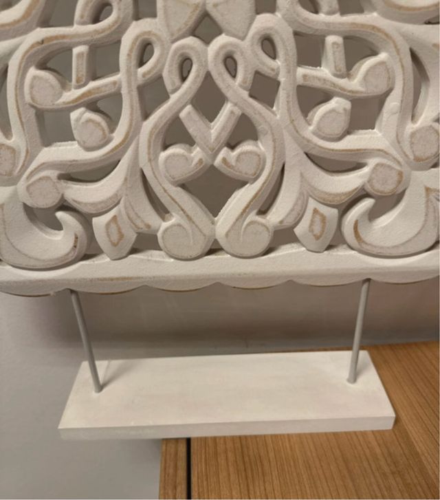 Decoración de pared tallada