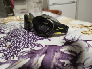 Occhialini da nuoto polarizzati