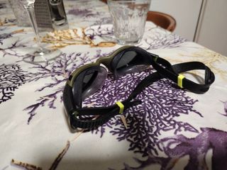 Occhialini da nuoto polarizzati