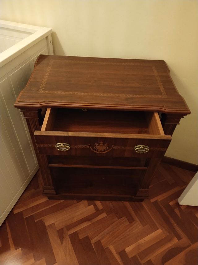 Mueble auxiliar de madera