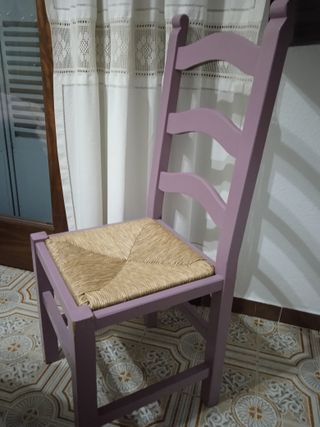 Sillas de madera maciza con asiento de yute