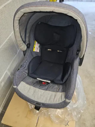 Ovetto seggiolino auto neonato Peg perego