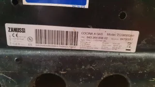 Cocina a  gas butano Zanussi