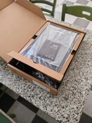 Portátil MSI Modern 15 i5-1235U