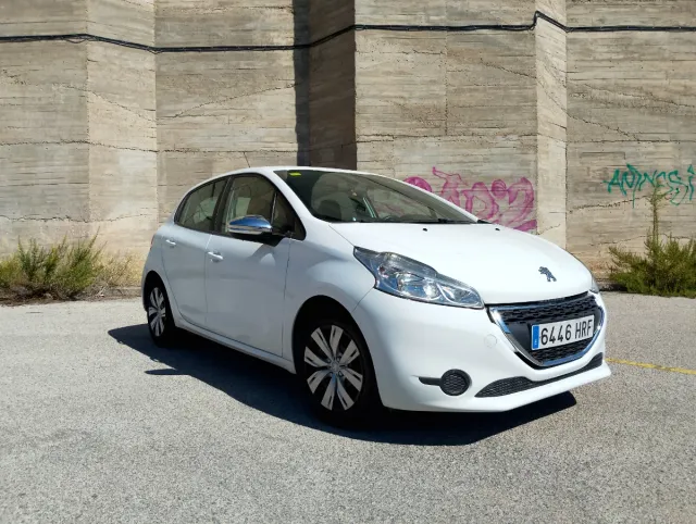 Peugeot 208 2013