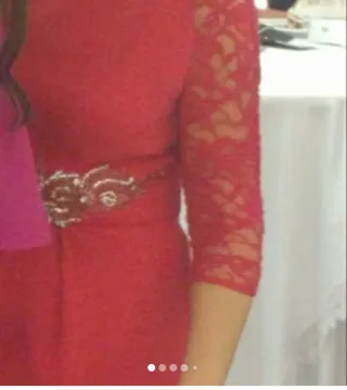 Vestido fiesta rojo encaje