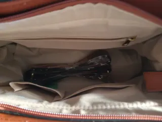 Dos bolsos.