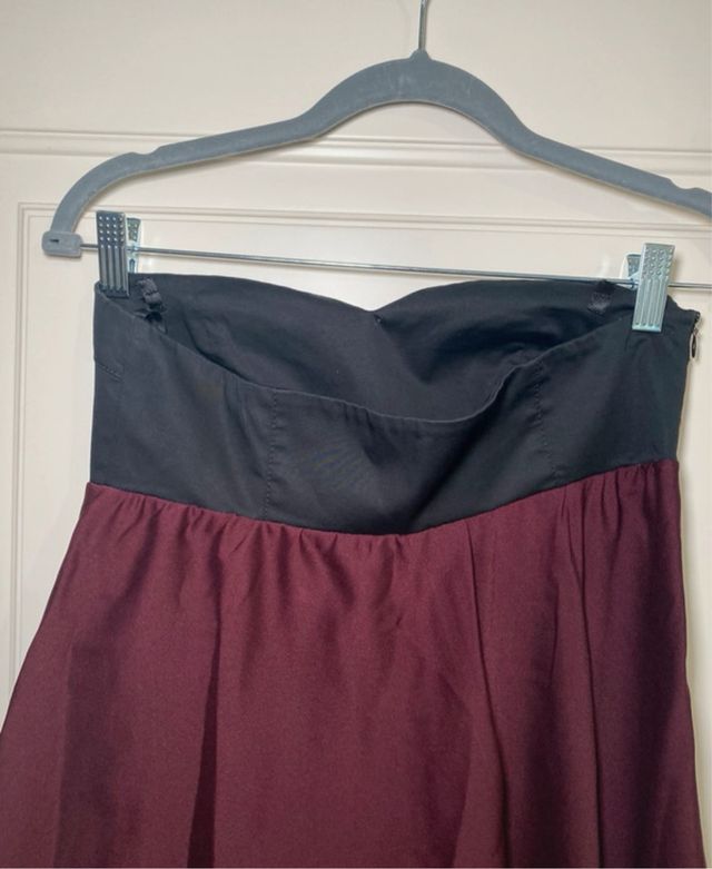 Abito corto a fascia nero e bordeaux