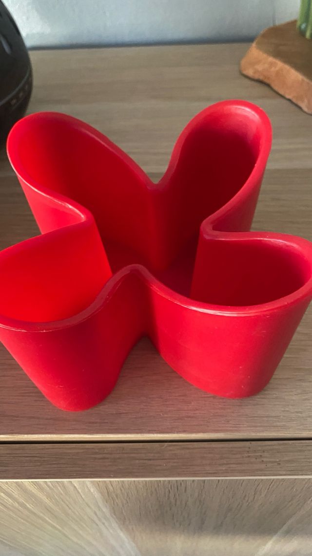 Porta mandos moderno rojo