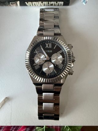 Reloj Guess Negro y Plateado
