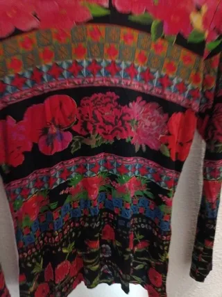 Camiseta Desigual floral manga larga
