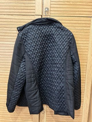 Chaqueta acolchada negra