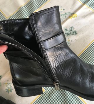 Stivaletti donna neri con fibbia e zip