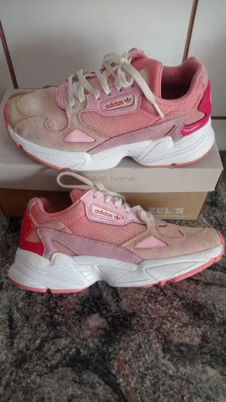 Zapatillas Adidas Falcon Rosa y Beige