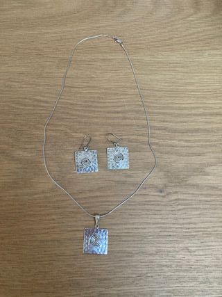Conjunto plata: pendientes y colgante con cadena