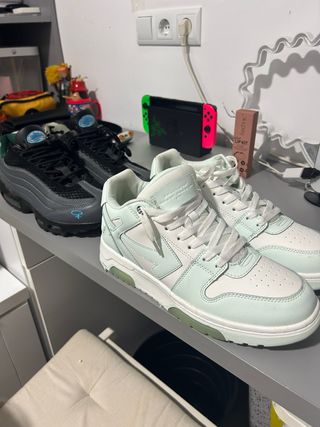 Nike Air Max 95 Negro/Gris
Off white color menta