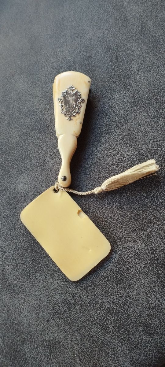 Ventaglio a cartoncino secondo mezzo secolo XIX