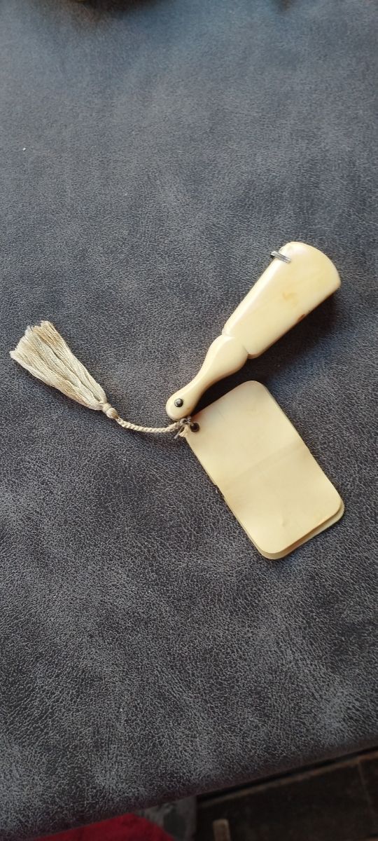 Ventaglio a cartoncino secondo mezzo secolo XIX