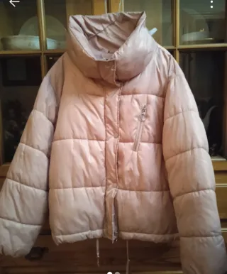 Plumífero rosa Stradivarius talla M