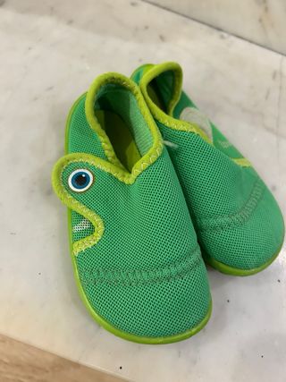 Escarpines verdes talla 22-23