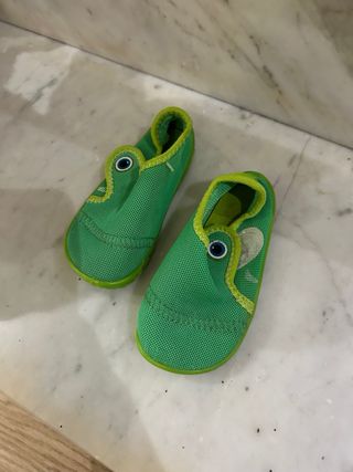 Escarpines verdes talla 22-23