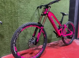Bici DH Mondraker Summum