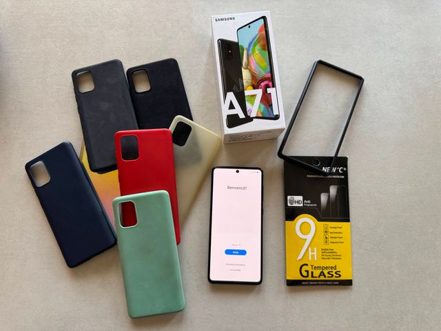 Samsung A71 con cover e pellicole protettive