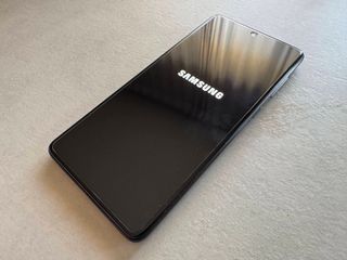 Samsung A71 con cover e pellicole protettive