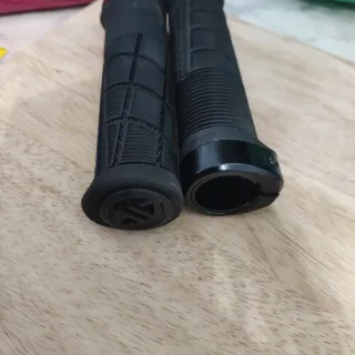 Puños MTB Acid Distrup 30.5mm Nuevos