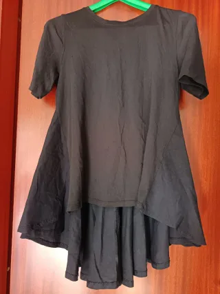 Maglia nera lunga dietro