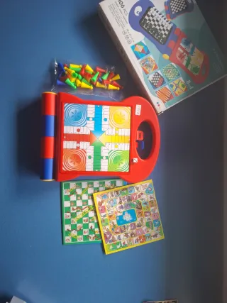 Gioco 8 in 1 con tavole e fiches