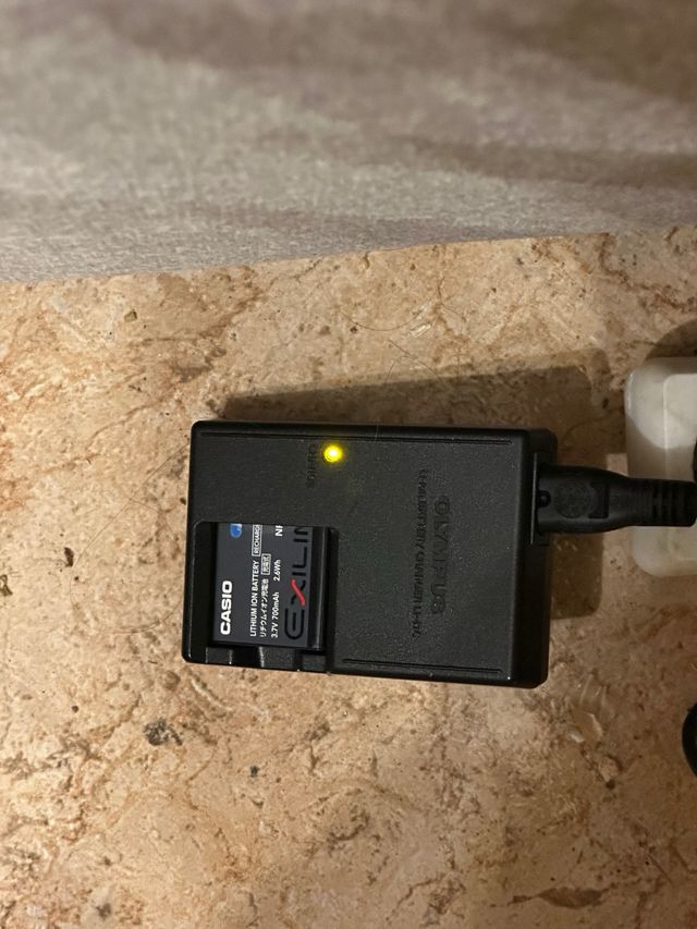 Digicam Casio Exilim Z800 14.1 MP |Cámara compacta