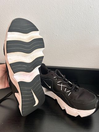 Nike RYZ 365 Negro/Blanco
