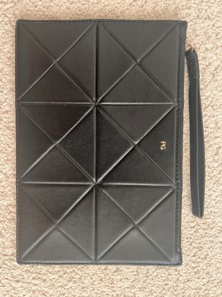 Bolso de piel negro PG