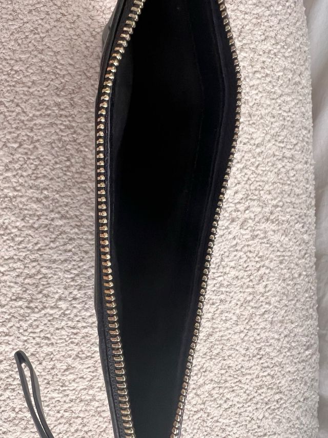 Bolso de piel negro PG