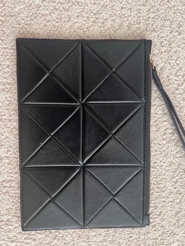 Bolso de piel negro PG