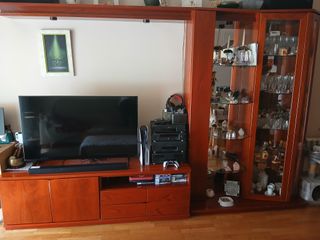 Mueble de comedor madera y cristal