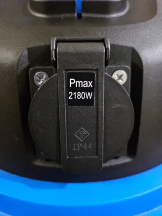 Aspirador Vacmaster 1500W 30L, con enchufe.