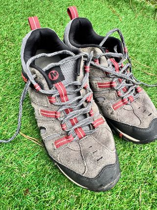 Zapatillas Merrell Gris y Rojo
