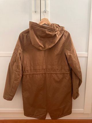 Parka ligera camel