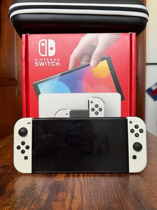 Nintendo Switch OLED Blanca y Negra