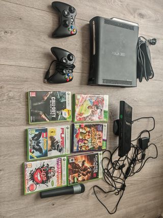 Xbox 360 con Kinect, mandos, micro y juegos